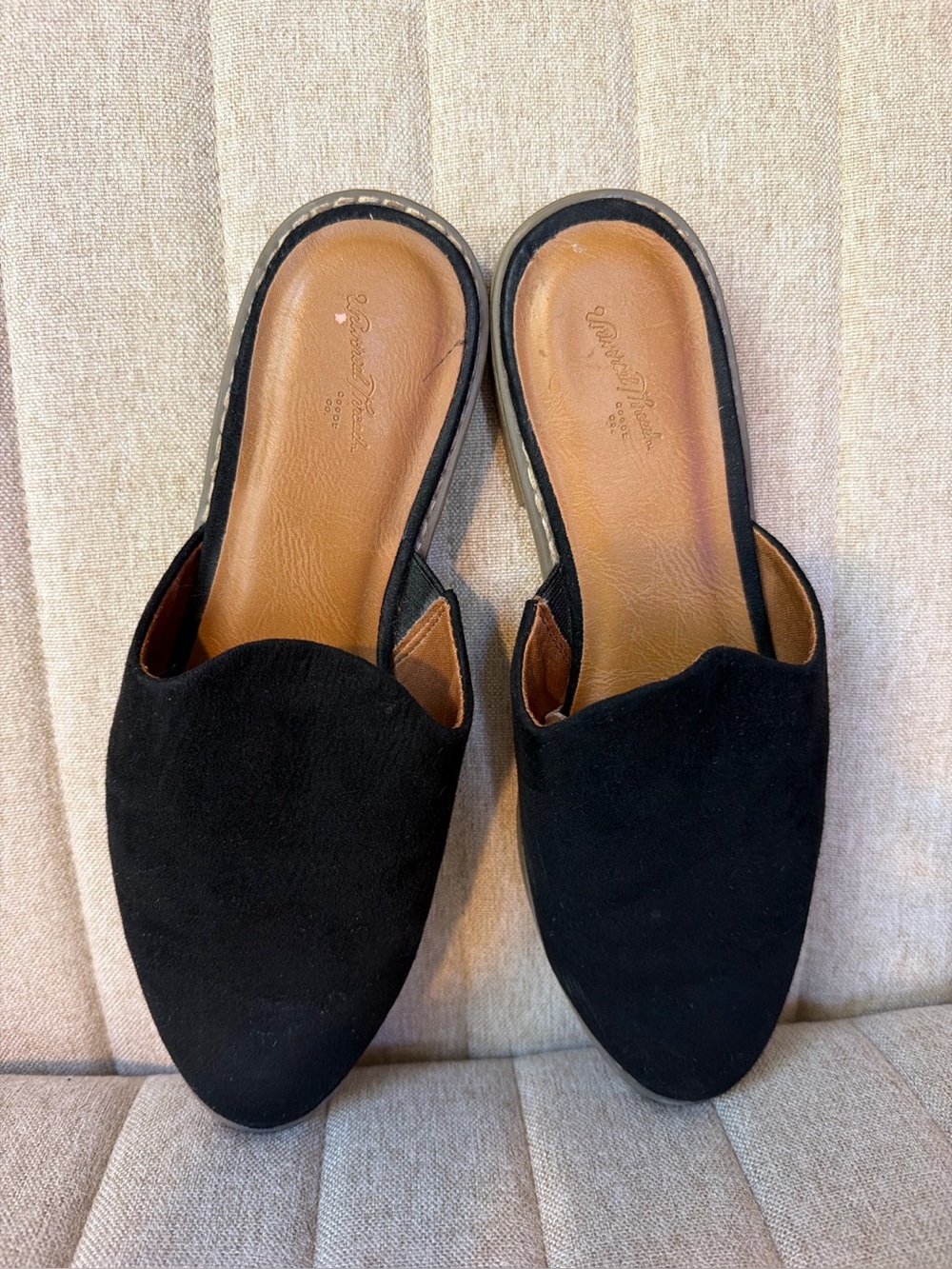 Universal Thread Black Faux Suede Mule Flats, Size 7